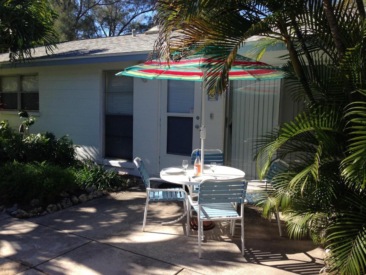 Bamboo Apartments Holmes Beach Exterior photo